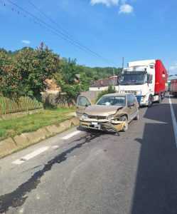 0ff2bc9c b018 433d 818a 7c896e1d81ae - Accident cu victime la Drăganu! Implicate trei autoturisme și un TIR
