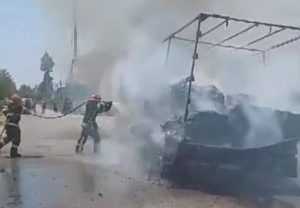 27ff2b35 724a 4536 abcf 80e97f3cbbff - (VIDEO) Incendiu în zona Metro! Un autocamion s-a făcut scrum