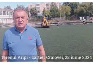 Terenul de sport de la Aripi. ”Sunt convins că va putea fi folosit mult mai repede!” 14 Sursă foto: screenshot Facebook.