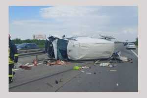 Accident cu victimă pe A1! Autoutilitară răsturnată! 1 accident A1
