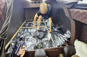 Peste o jumătate de tonă de tutun pentru narghilea a fost confiscată de polițiștii de frontieră 1 1719825591284 20007 S4 - Peste o jumătate de tonă de tutun pentru narghilea a fost confiscată de polițiștii de frontieră