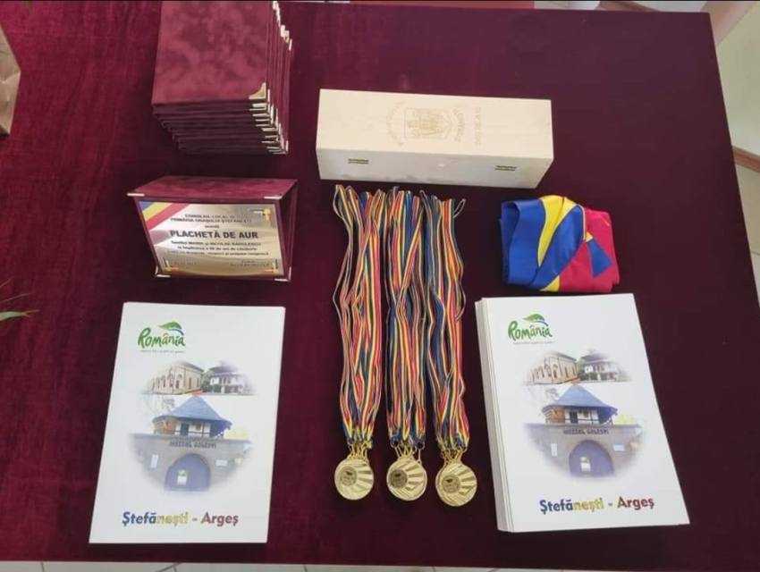 la Ștefănești la Ștefănești