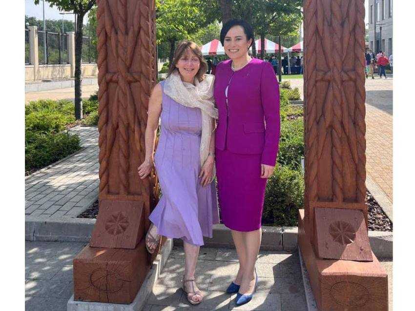 sbo si ambasador sua Kathleen Kavalec Sursă foto: Facebook MMSS