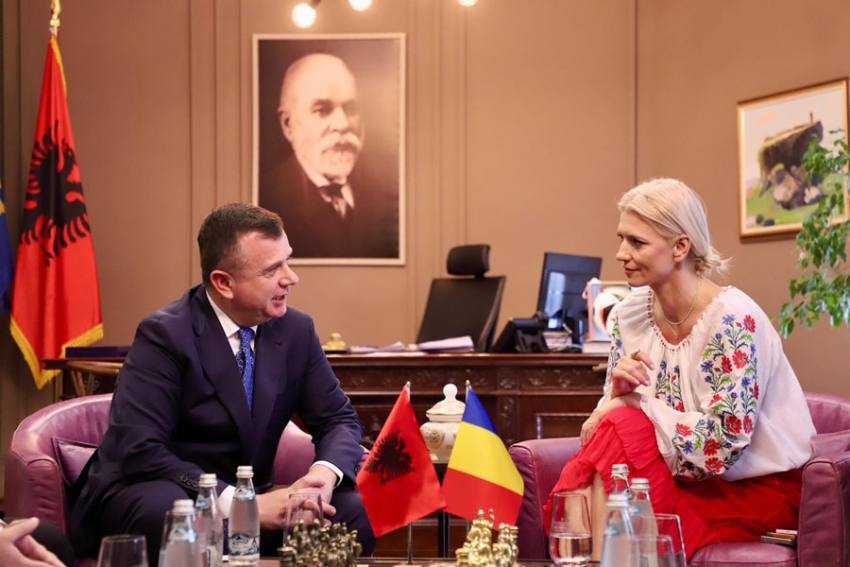 Alina Gorghiu si Taulant Balla, ministrul Afacerilor Interne din Albania Sursă foto: Facebook Alina Gorghiu.