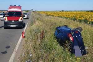 mașină răsturnată