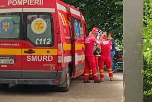 cats - Copil de un an și cinci luni dus de urgență la spital, după ce a băut gaz lampant