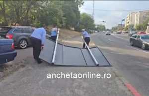 7dd9c09b b2ee 4140 b778 c0cca04bad00 - (VIDEO) Vântul creează probleme în Pitești! Au intervenit polițiștii locali