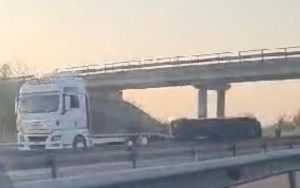 34d57a87 3bd4 43a3 8af5 1488ceea352a - Accident pe Autostrada A1! O dubă s-a răsturnat