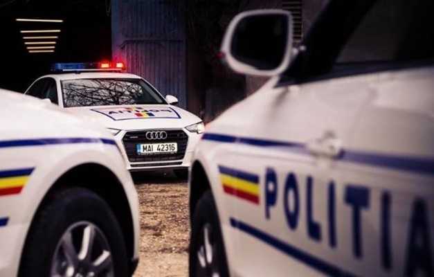 Impact între 2 autoturisme în Pitești! Victimă transportată la spital! 1 img - Impact între 2 autoturisme în Pitești! Victimă transportată la spital!