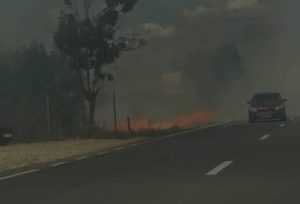 Incendiu de vegetație în Albota! Trafic îngreunat 1 41376a5f ebf3 4eb9 8041 e1d1cf6e0701 - Incendiu de vegetație în Albota! Trafic îngreunat