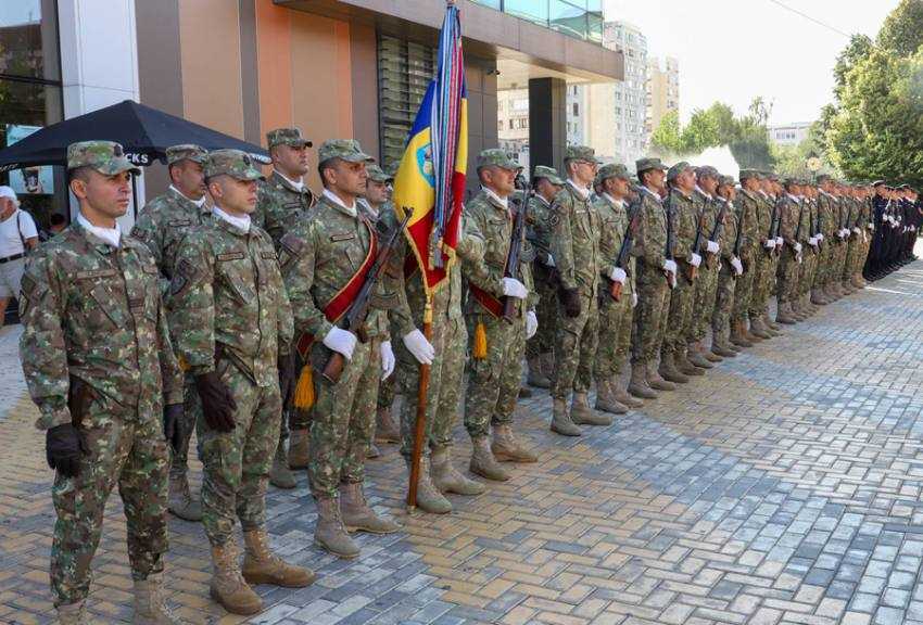 militari tricolor imn Sursăfoto: Facebook Cristian Gentea.
