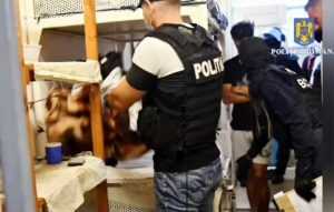 1 droguri mioveni 2 - Rețeaua de traficanți de droguri din Penitenciarul Mioveni - destructurată cu ajutorul a doi polițiști sub acoperire