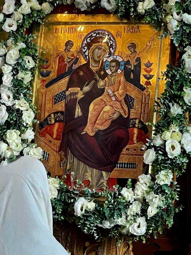 P️ITEȘTI. Icoană făcătoare de minuni la biserica „Adormirea Maicii Domnului" din cartierul Trivale 1 icoana