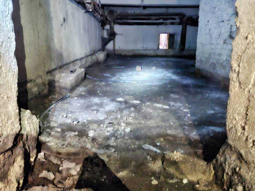 În adăposturile subterane, cu primarul Cristian Gentea: „Să ne ferească Dumnezeu de vreun dezastru!” 1 adăpost