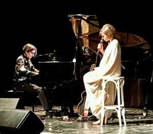 Alexandra Fits și Mariano Castro, soliștii concertului din Piața Primăriei Pitești 1 Alexandra Fits si Mariano Castro - Alexandra Fits și Mariano Castro, soliștii concertului din Piața Primăriei Pitești
