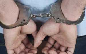 img - Argeșean cu tupeu! Reținut de polițiști după ce s-a urcat la volan deși avea permisul suspendat și a făcut accident