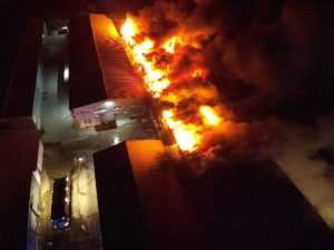 112c2859 2212 4281 9924 e98e10676730 - Incendiu puternic în Afumați. Arde un depozit de electrocasnice