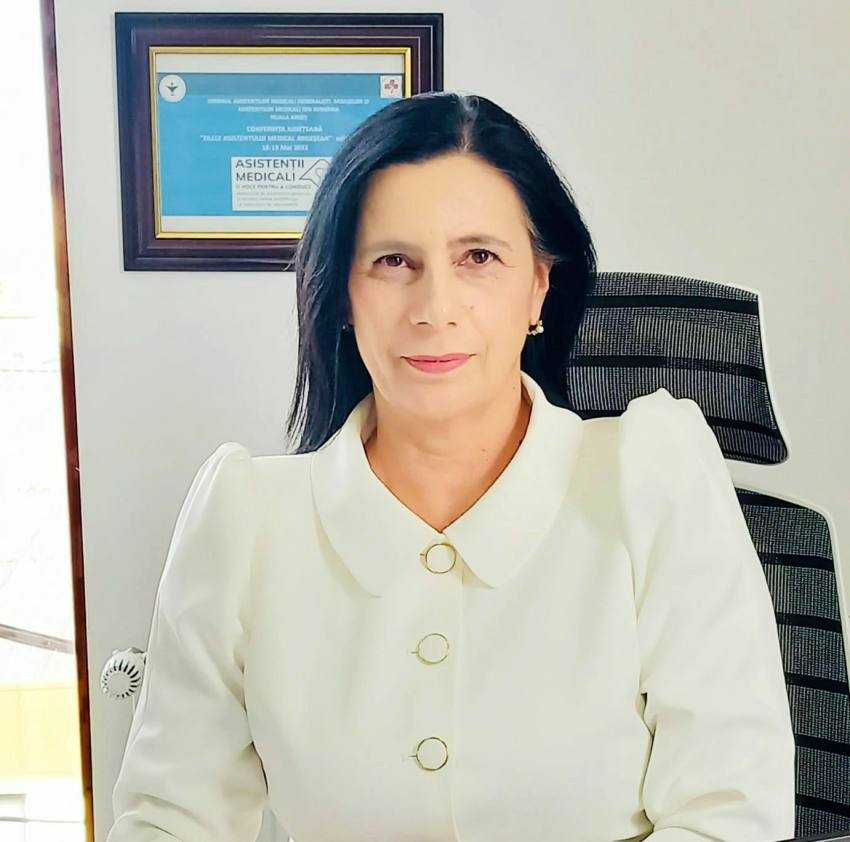 OAMGMAMR FILIALA ARGEȘ – cheia succesului pentru dezvoltarea profesiei de asistent medical sau moașă 3 Estera Stamoiu foto - OAMGMAMR FILIALA ARGEȘ – cheia succesului pentru dezvoltarea profesiei de asistent medical sau moașă