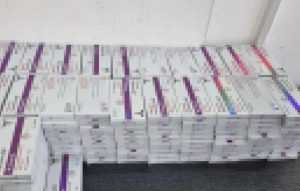 1723881686272 50163 S4 - Peste 2.000 de fiole cu substanţe dopante, găsite într-o autoutilitară care transporta colete