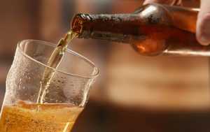 62476353 - Peste 1,8 milioane de sticle de bere au fost retrase de ANPC de la vânzare