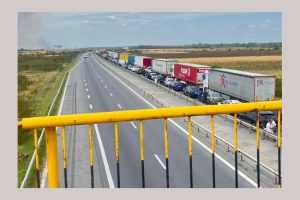 (Video) Incendiu de vegetație pe A1! Coadă de 20 de km pe sensul spre Pitești 1 trafic A1 coada masini
