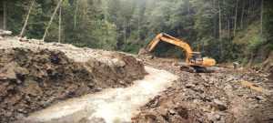 Autoritățile au început lucrările pentru repararea drumul forestier Valea Rea 3 456719096 932068542283772 3324202279618594083 n - Autoritățile au început lucrările pentru repararea drumul forestier Valea Rea