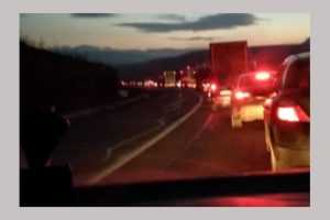 Accident cu cinci mașini implicate pe autostrada A3. Trafic oprit! 1 trafic noapte dn