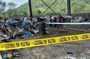 img 1 - Bebeluș găsit fără suflare la o groapă de gunoi