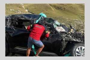 Intervenție Salvamont pentru recuperarea trupului unui bărbat găsit mort în mașină 10 intervenție Salvamont