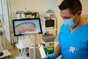 Clinica de medicină dentară DR TEO – PROCESUL DE AMPRENTARE DIGITAL CAD/CAM 1 Dr Teo