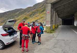 O nouă intervenție a salvamontiștilor argeșeni! Turist spaniol rănit pe Transfăgărășan 2 19191325 52d7 4930 ad3e 3ef8c721cab9 - O nouă intervenție a salvamontiștilor argeșeni! Turist spaniol rănit pe Transfăgărășan