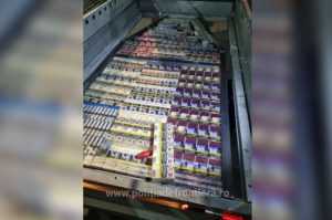 1725784077379 50260 S4 - O nouă captură a polițiștilor de frontieră! Mii de pachete de țigări ascunse în podeaua unui ansamblu rutier