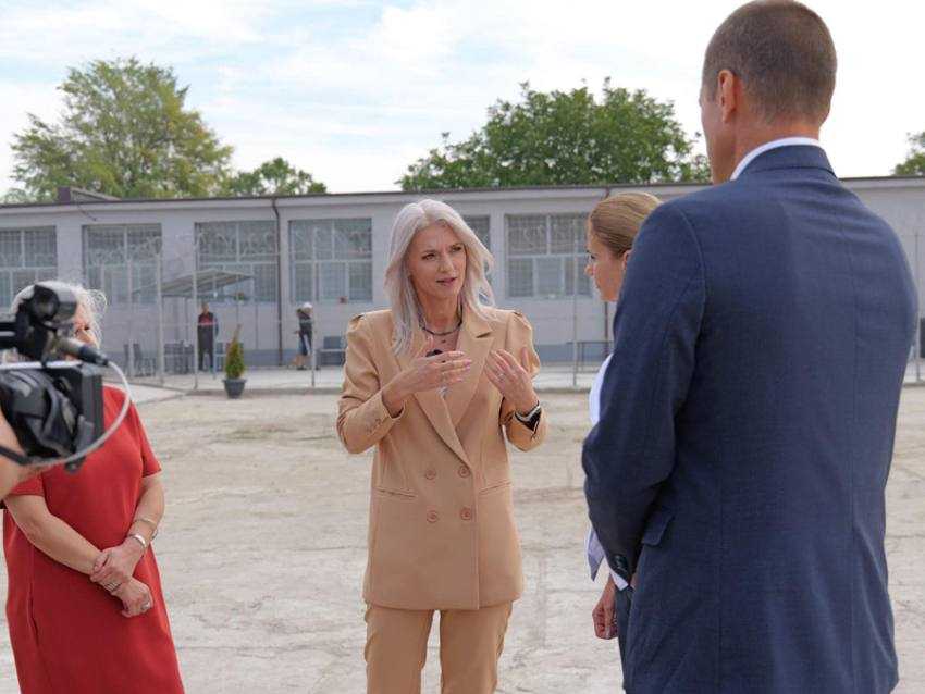 alina gorghiu la jilava despre droguri si consum Sursă foto: FB Alina Gorghiu