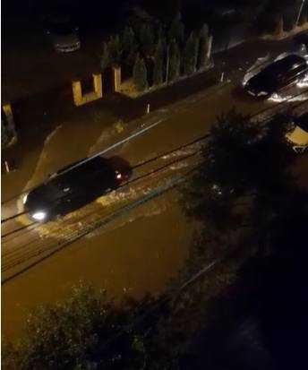 kj - (Video) Vremea rea a făcut prăpăd în Argeș! Inundații, copaci căzuți și trafic afectat