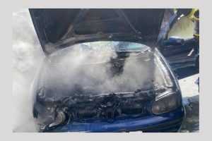 Intervenție în cartierul Găvana din Pitești! Arde un autoturism! 1 incendiu masina pitesti