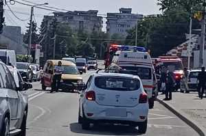 Accident cu victime în Pitești! Impact între două mașini 1 d847e59a 4e03 4876 abf7 38ad0aacb653 - Accident cu victime în Pitești! Impact între două mașini