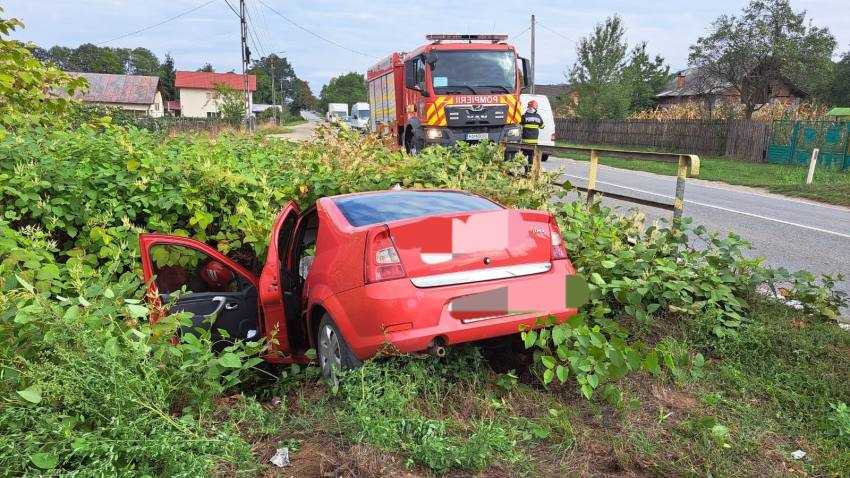 Accident cu victimă în Argeș! A intrat cu mașina într-un canal! 1 autoturism in șanț