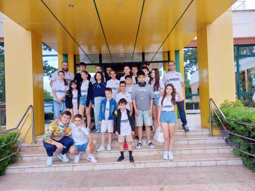 sah poza de grup delegatie Alfil Pitesti sah poza de grup delegatie Alfil Pitesti