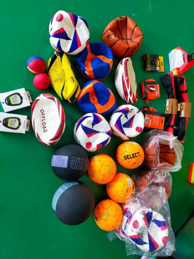 Elevii din Bradu – cadou la început de an școlar! 5 bradu echipamente - Elevii din Bradu – cadou la început de an școlar!