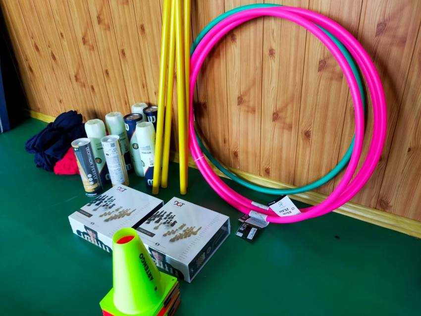 Elevii din Bradu – cadou la început de an școlar! 2 bradu echipamente2 - Elevii din Bradu – cadou la început de an școlar!