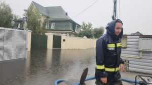 (VIDEO) Ploile creează probleme la Colegiul „Brătianu”! Intervin pompierii pentru evacuarea apei 4 ec7c855f 962c 4234 b99b 3afaf56ed7f9 - (VIDEO) Ploile creează probleme la Colegiul „Brătianu”! Intervin pompierii pentru evacuarea apei