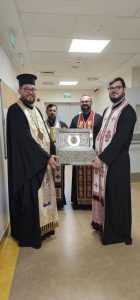 461717109 997136492215794 5307850617682649196 n - Racla cu moaștele Sfântului Nectarie a ajuns la Mioveni