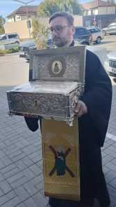 461754163 997135732215870 7184839574171958778 n - Racla cu moaștele Sfântului Nectarie a ajuns la Mioveni