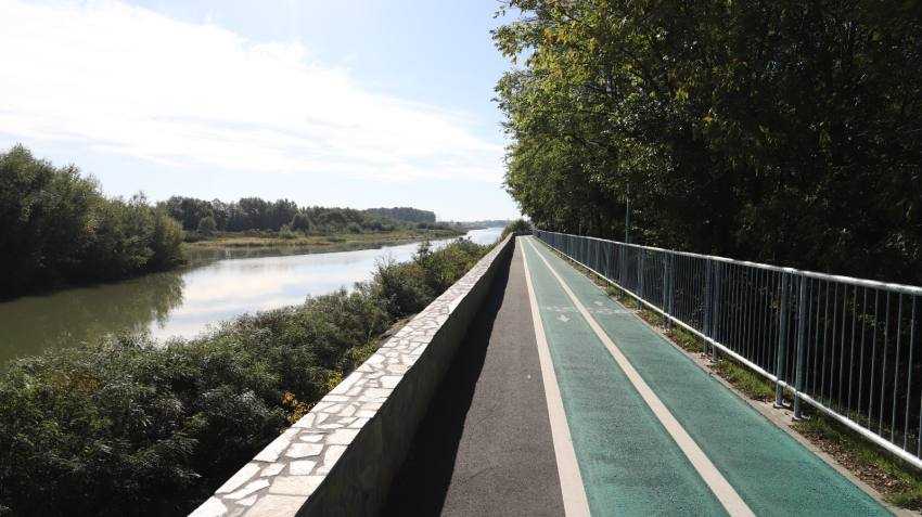 pista biciclete promenada Argeșului