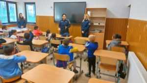 Activități educativ-preventive desfășurate de polițiști cu elevii din Argeș 1 activitati politisti elevi Argeș