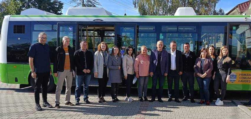 Autobuze electrice pentru transportul cetățenilor din Mioveni în Davidești 1 Sursă foto: FB Primăria Orașului Mioveni.