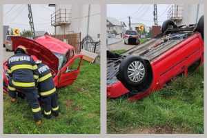 Accident în comuna Moșoaia! Autoturism răsturnat! 16 accident masina rasturnata Mosoaia