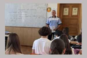 Politisti locali in scoala