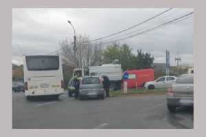 (Video) Incident în Pitești. Șofer beat scos cu forța din mașină! 1 sofer beat masina pitesti