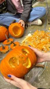 e96c0ea2 88f2 4803 8919 ec6fbe441acc - Dovleci cu suflet pentru o faptă bună! Sâmbătă, la Argeș Mall!